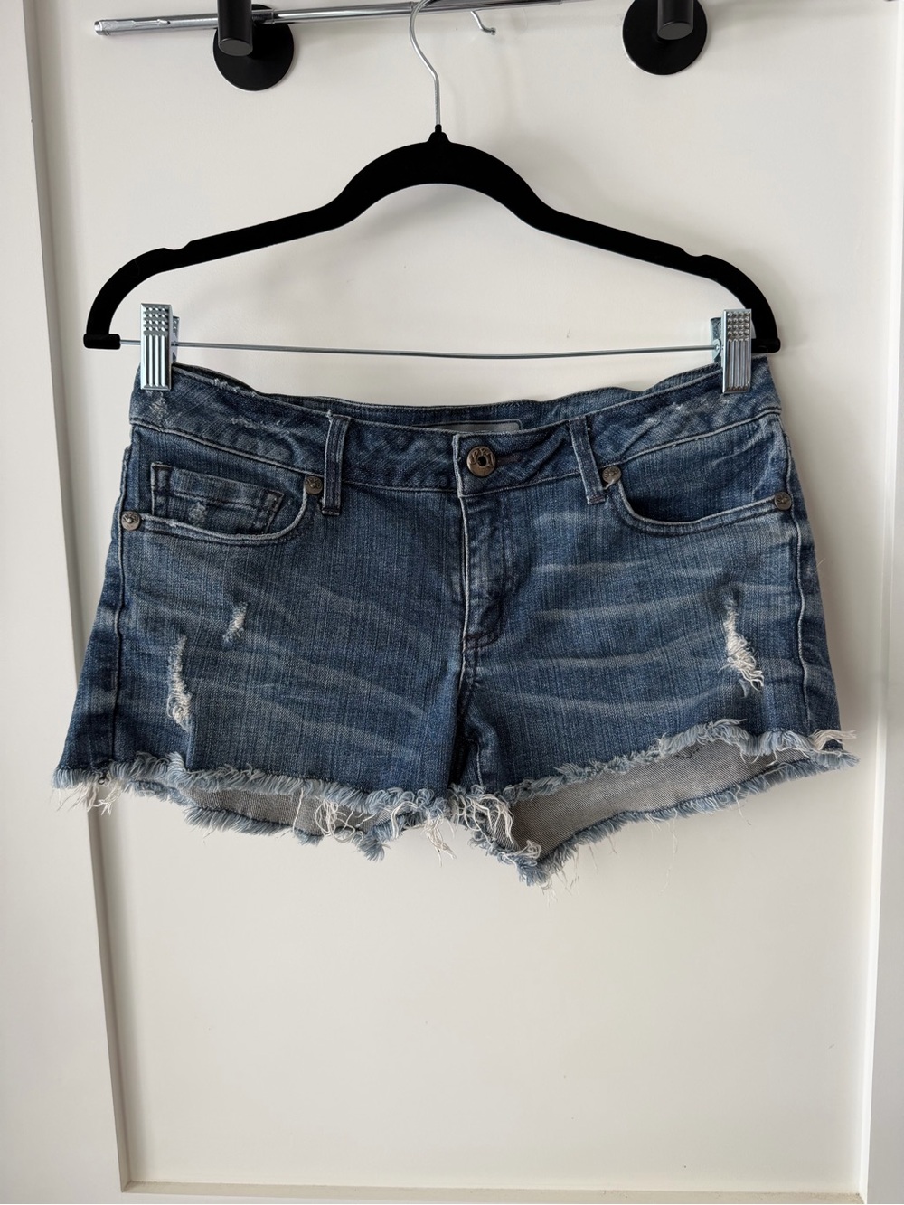 Sneak Peek Juniors Low Rise Blue Denim Shorts with Studded Back Pockets Size L